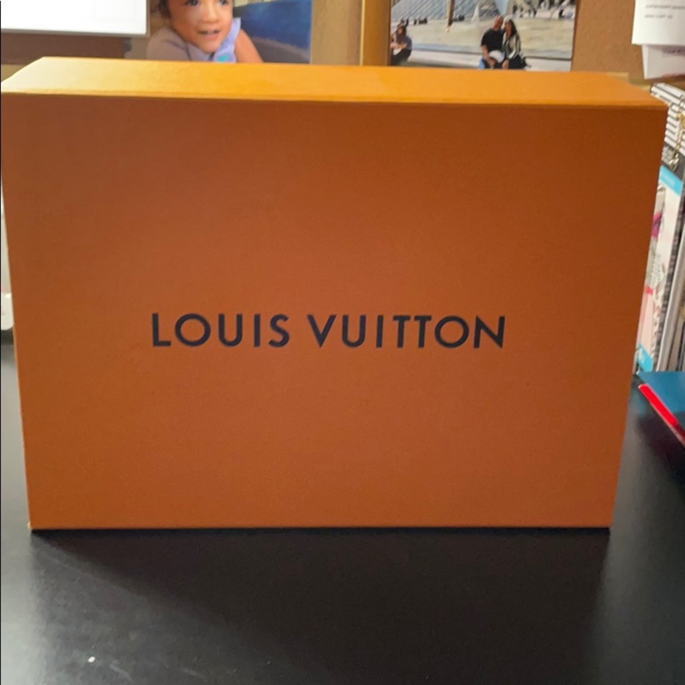 🧡Authentic Louis Vuitton box🧡